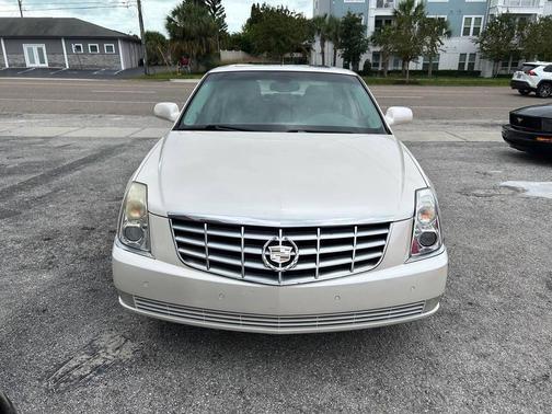 2010 Cadillac DTS Luxury Collection