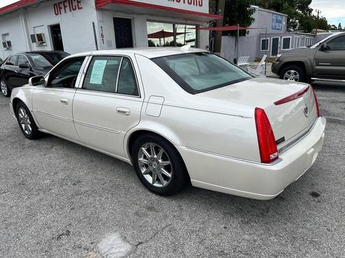 2010 Cadillac DTS Luxury Collection