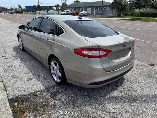 2015 Ford Fusion SE