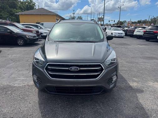 Magnetic 2017 Ford Escape SE