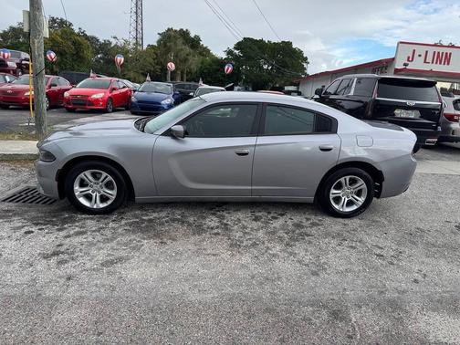 2016 Dodge Charger SE