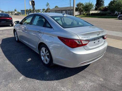 2011 Hyundai SONATA Limited