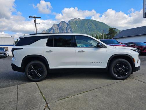 Summit White 2027 Chevrolet Traverse LT