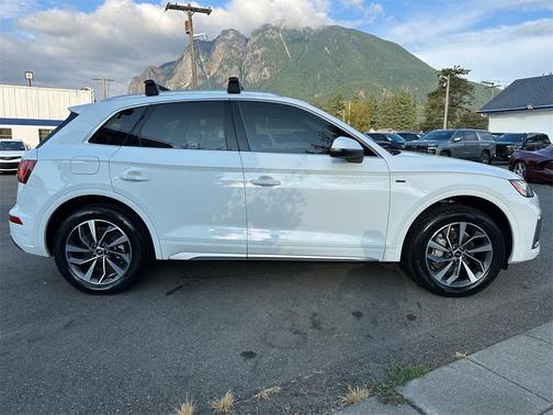 2022 Audi Q5 45 S line Premium Plus