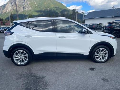 2022 Chevrolet Bolt EUV FWD LT