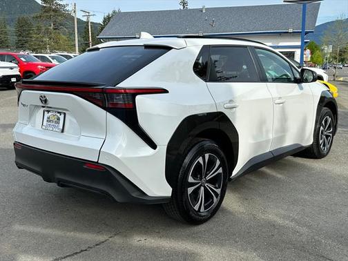 2023 Toyota bZ4X XLE