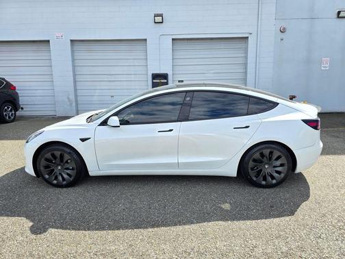 Pearl White Multi-Coat 2021 Tesla Model 3 Standard Range Plus
