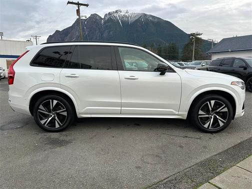 2022 Volvo XC90 Recharge Plug-In Hybrid T8 R-Design 7 Passenger