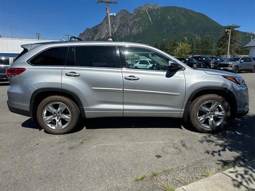 2017 Toyota Highlander Limited