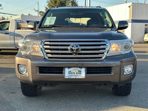 2015 Toyota Land Cruiser Base