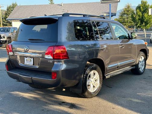 2015 Toyota Land Cruiser Base