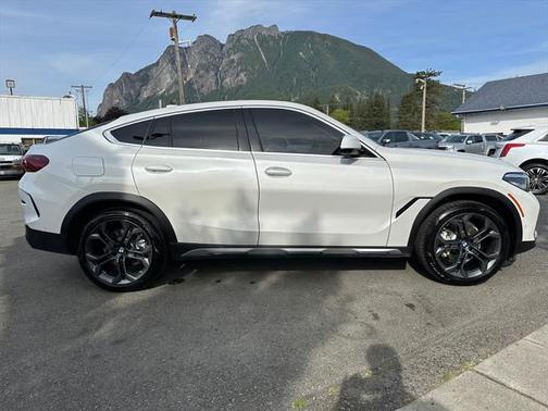 2022 BMW X6 xDrive40i