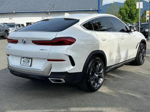 2022 BMW X6 xDrive40i