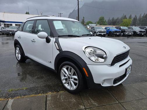Light White 2012 MINI Cooper S Countryman Base