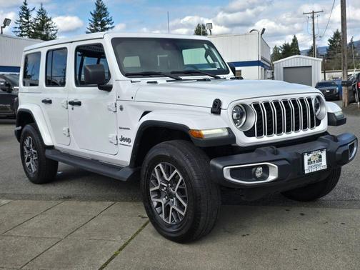 Bright White Clearcoat 2024 Jeep Wrangler 4-Door Sahara 4x4