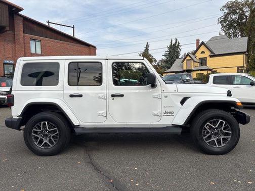2024 Jeep Wrangler 4-Door Sahara 4x4