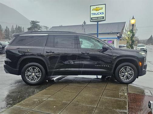 2024 Chevrolet Traverse LT