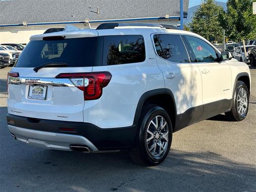 2023 GMC Acadia AWD SLT