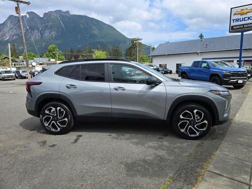 Sterling Gray Metallic 2026 Chevrolet Trax FWD 2RS