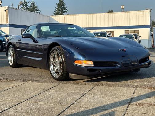 2001 Chevrolet Corvette Base