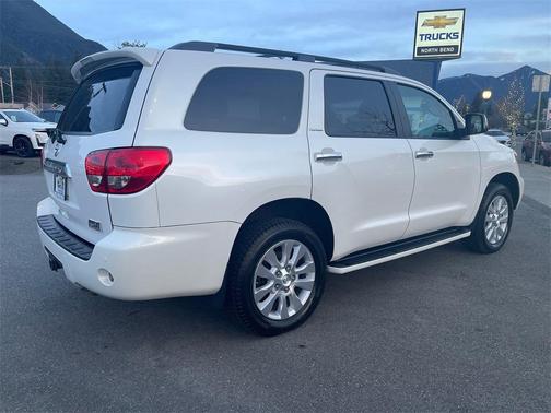 Photo 5 of 32 of 2017 Toyota Sequoia Platinum