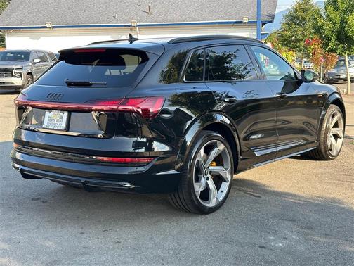 2022 Audi e-tron S Prestige