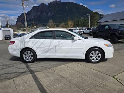 Super White 2011 Toyota Camry LE