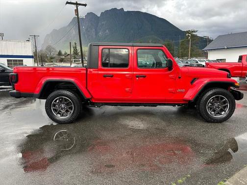 2023 Jeep Gladiator Overland