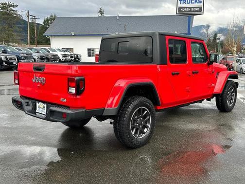 2023 Jeep Gladiator Overland