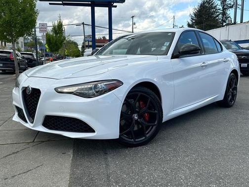 2020 Alfa Romeo Giulia Base