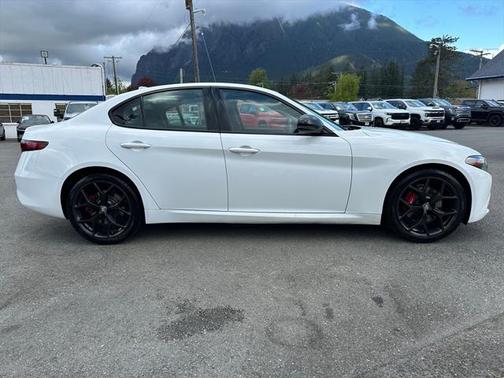 2020 Alfa Romeo Giulia Base