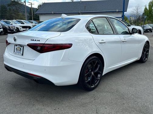 2020 Alfa Romeo Giulia Base