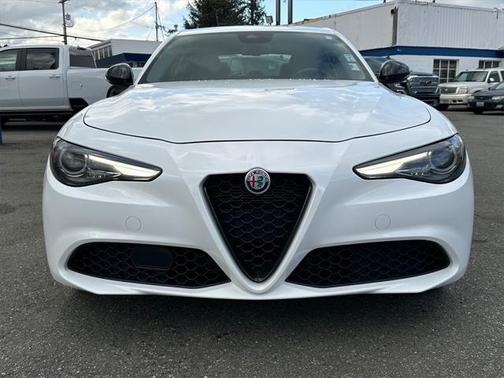 2020 Alfa Romeo Giulia Base