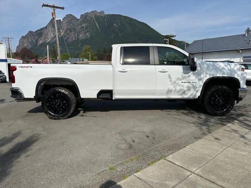 2025 Chevrolet Silverado 3500 LT