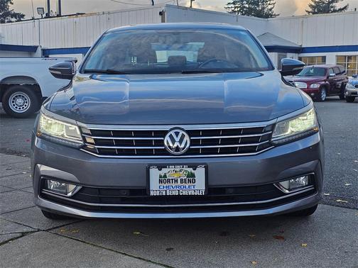 2017 Volkswagen Passat 1.8T SE w/Technology