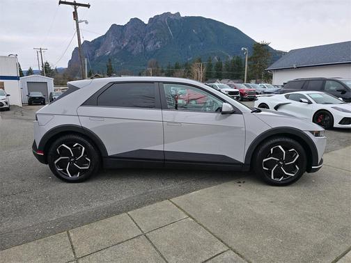 2024 Hyundai IONIQ 5 SEL