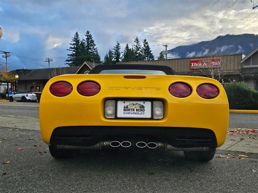 2001 Chevrolet Corvette Base
