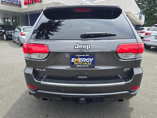 Granite Crystal Metallic Clearcoat 2014 Jeep Grand Cherokee Overland