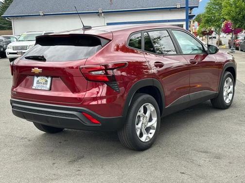 2025 Chevrolet Trax LS