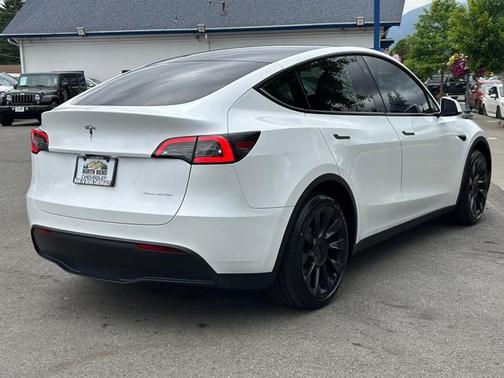 2023 Tesla Model Y Long Range Dual Motor All-Wheel Drive