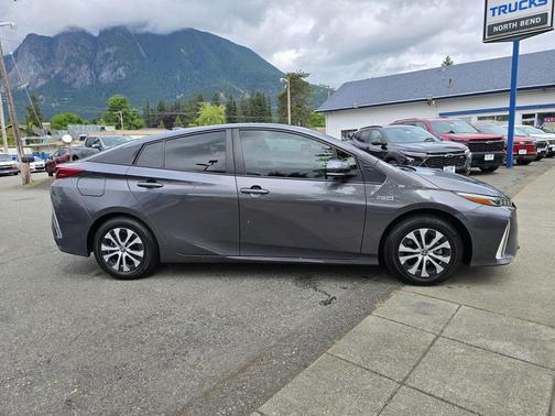 Magnetic Gray Metallic 2021 Toyota Prius Prime XLE