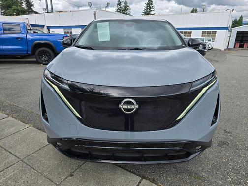 Boulder Gray Pearl/Black Diamond Pearl 2023 Nissan ARIYA EVOLVE+