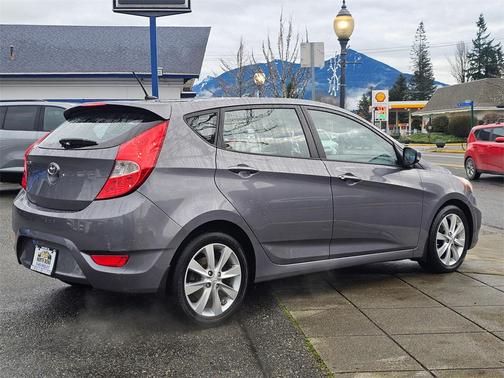 2013 Hyundai Accent SE