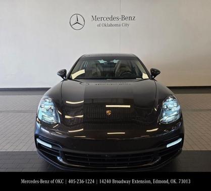 2018 Porsche Panamera 