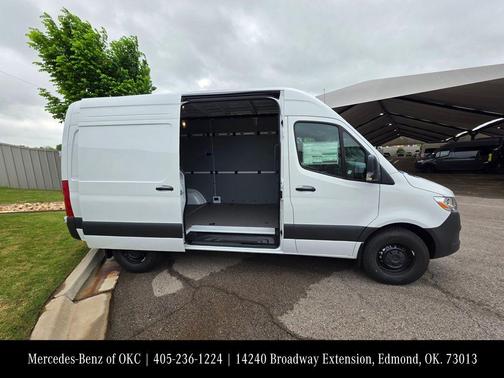 Arctic White 2026 Mercedes-Benz Sprinter 2500 Standard Roof
