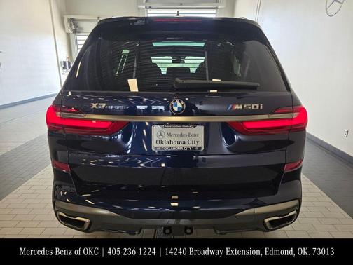 2021 BMW X7 M50i