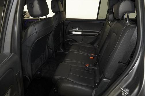 Photo 3 of 33 of 2021 Mercedes-Benz GLB 250 Base 4MATIC