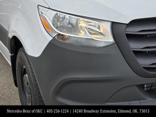 Arctic White 2025 Mercedes-Benz Sprinter 2500 170 WB