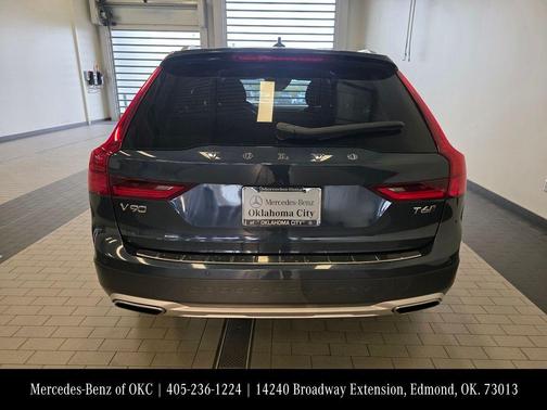 2018 Volvo V90 Cross Country T6