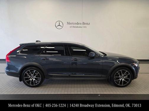 2018 Volvo V90 Cross Country T6